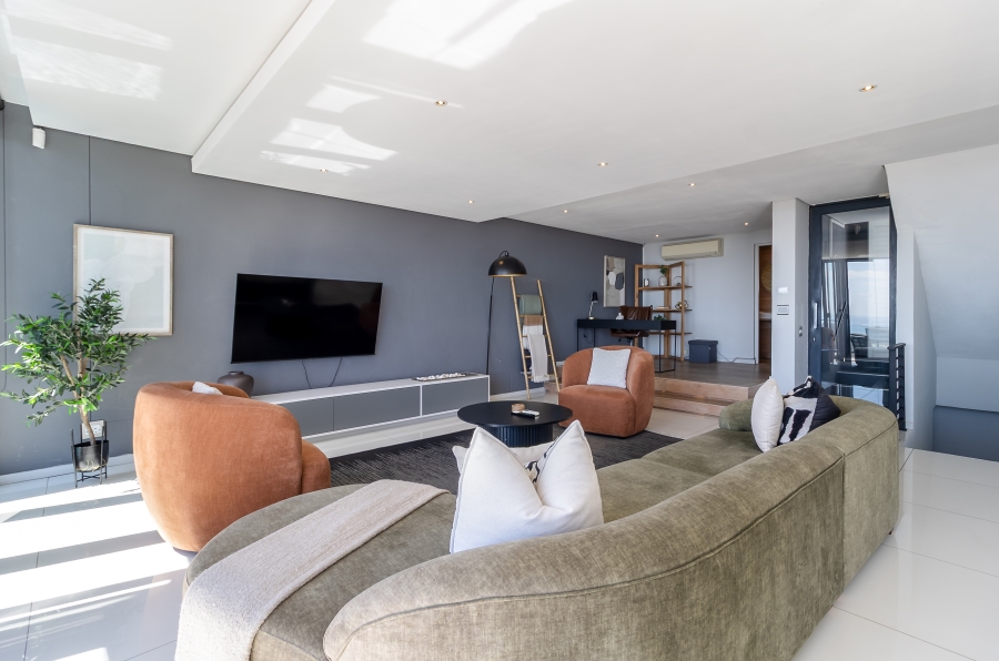 To Let 3 Bedroom Property for Rent in Green Point Western Cape